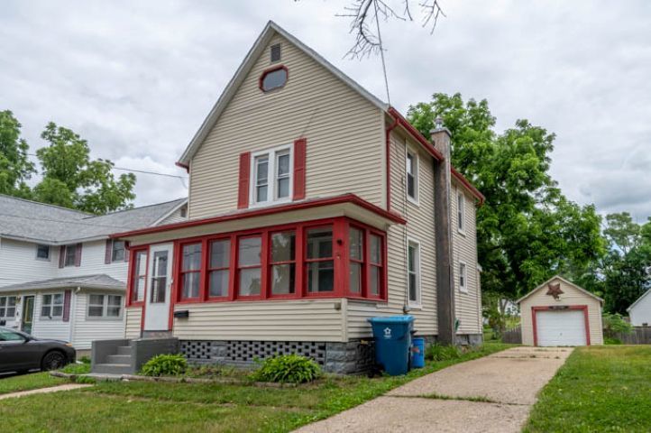 918 Jackson Avenue Property Photo 1