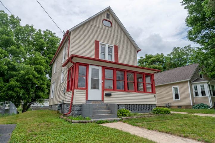 918 Jackson Avenue Property Photo 2