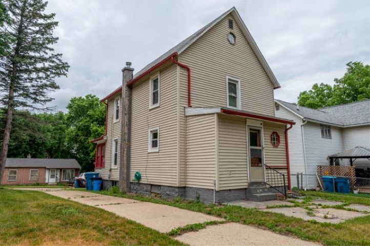 918 Jackson Avenue Property Photo 4