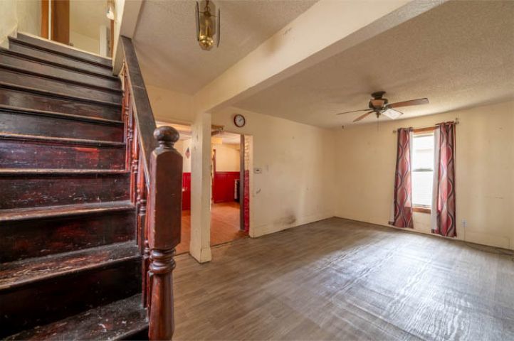 918 Jackson Avenue Property Photo 7