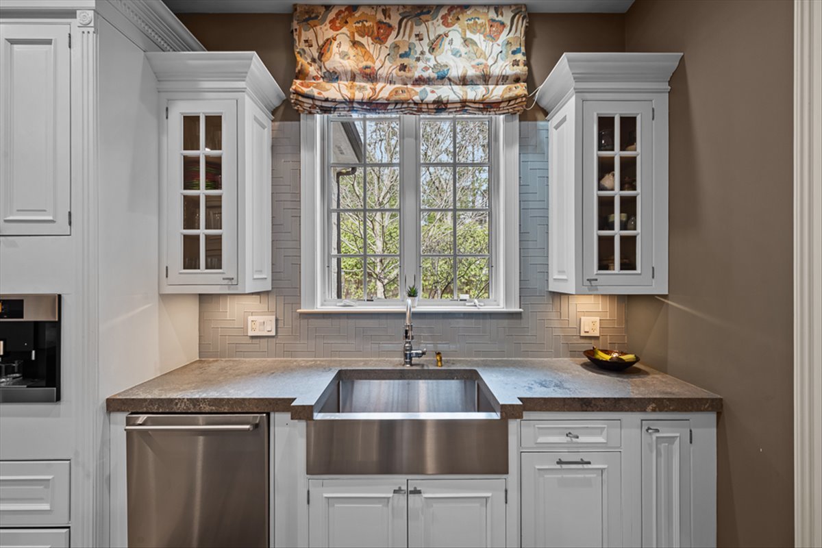 12672761 Property Photo 16