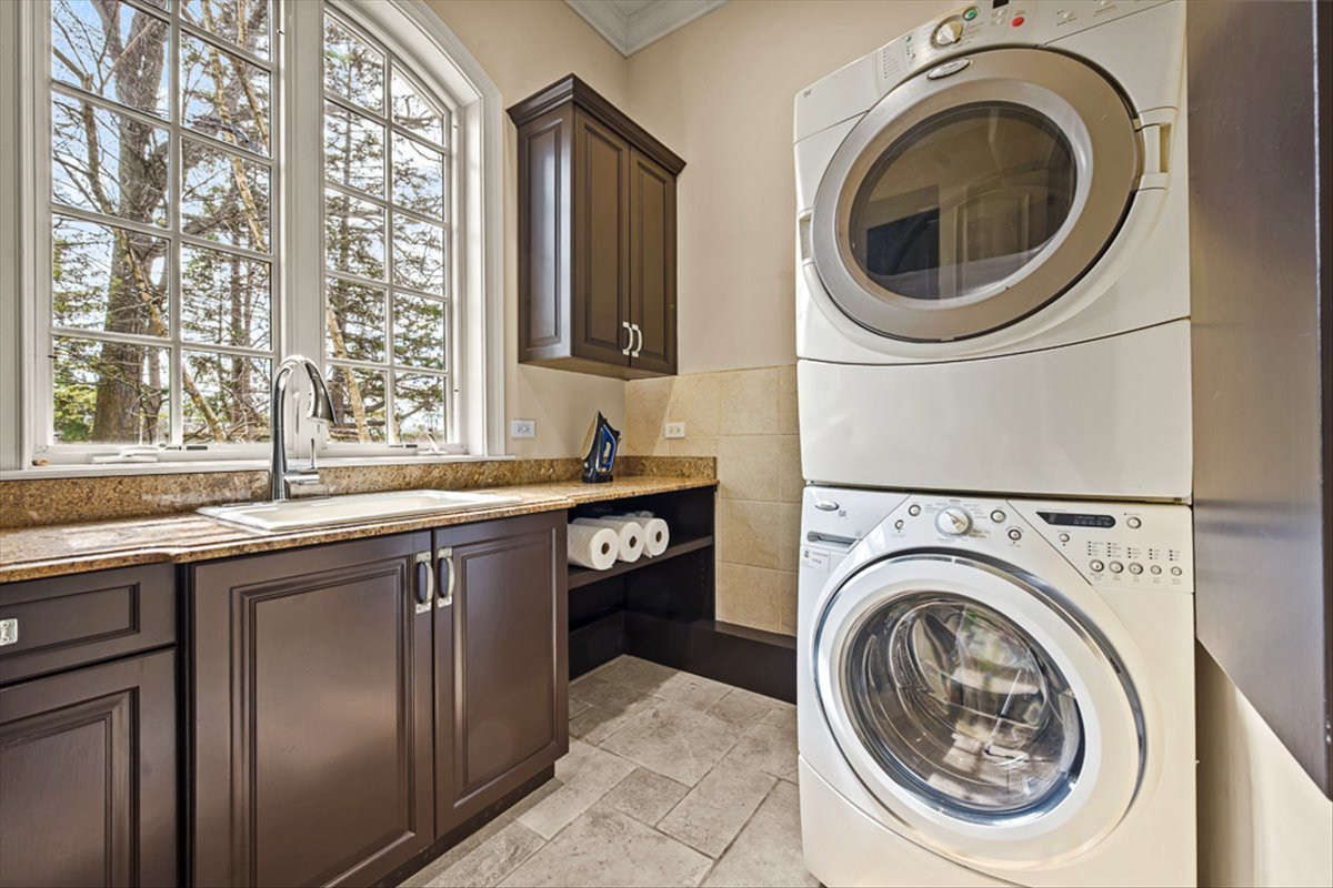 12672761 Property Photo 32