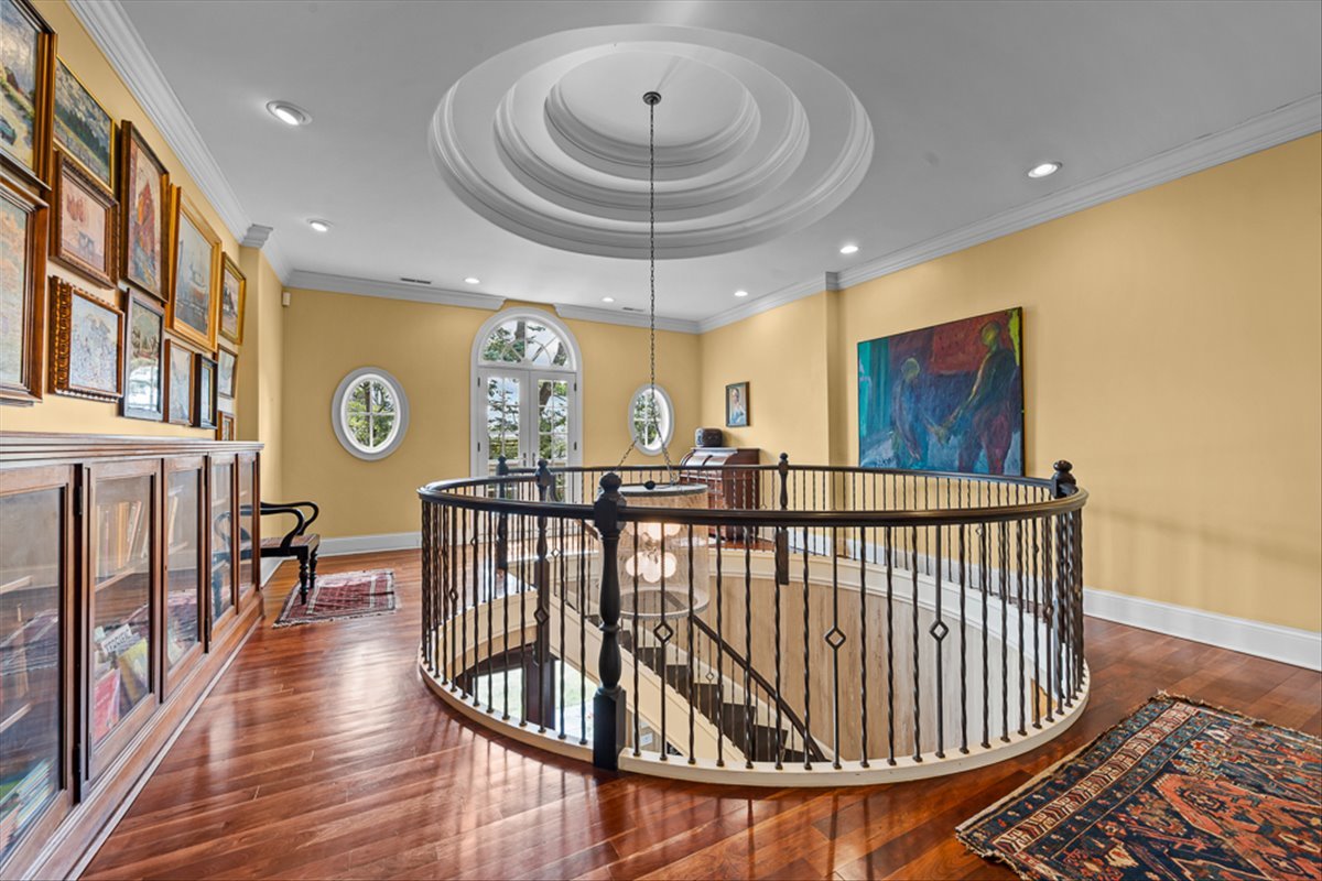 12672761 Property Photo 35