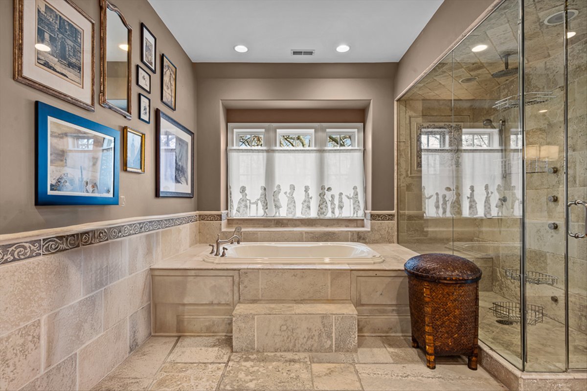12672761 Property Photo 39
