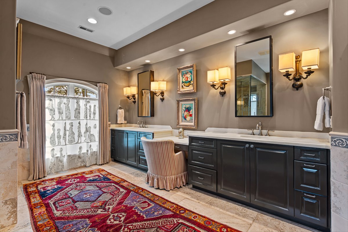 12672761 Property Photo 41