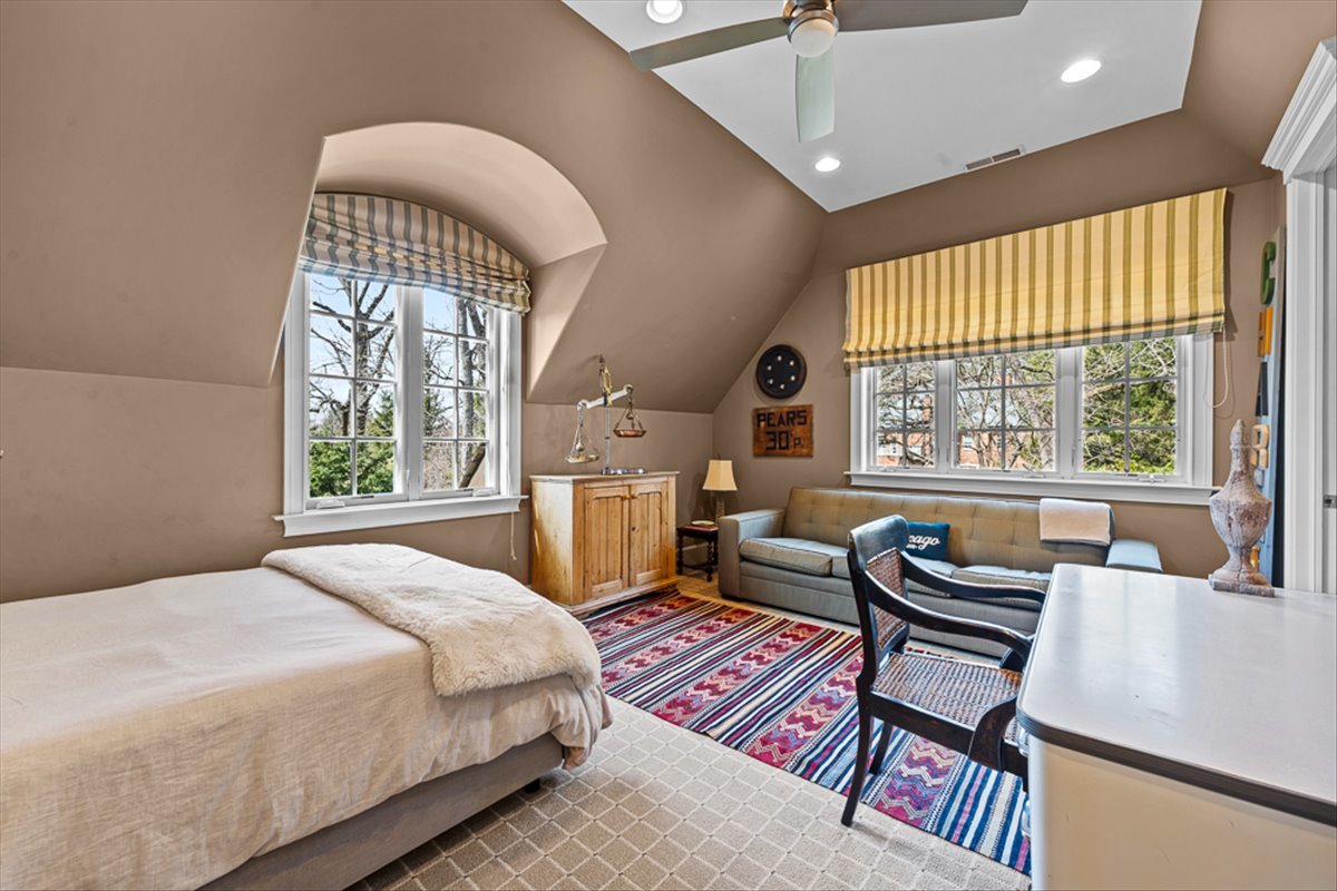 12672761 Property Photo 42