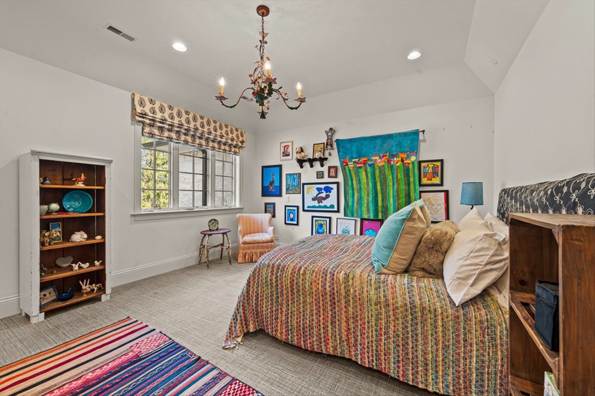 12672761 Property Photo 46