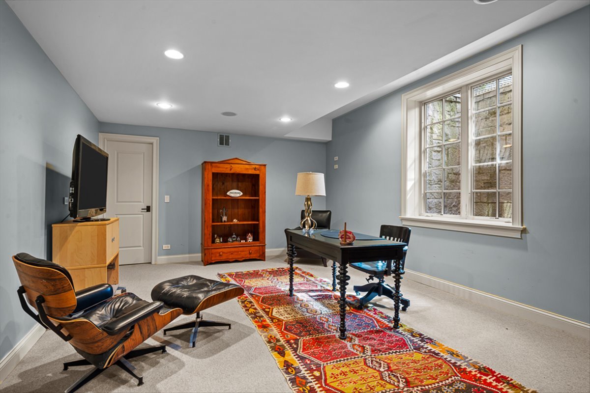 12672761 Property Photo 55