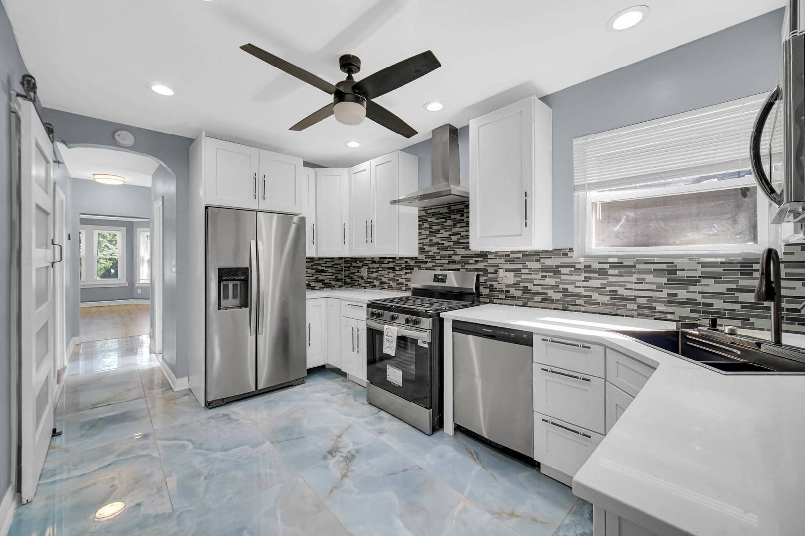 1249 W 97th Street Property Photo 4