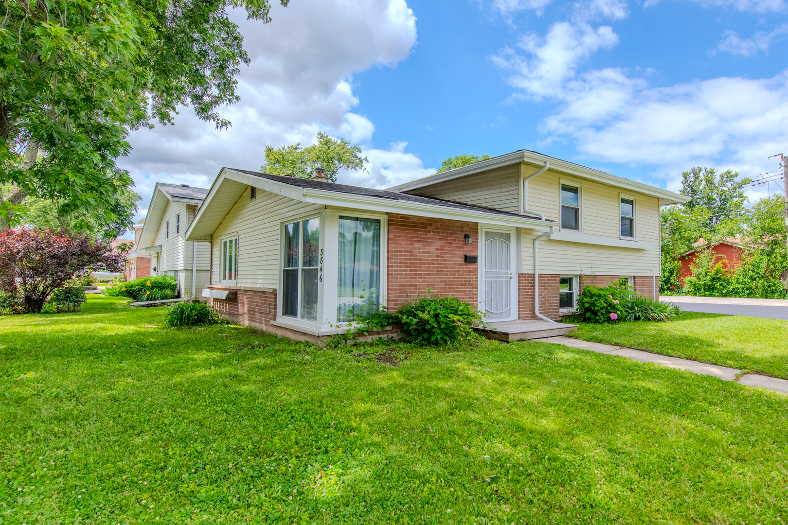 3846 169th Street Property Photo 1