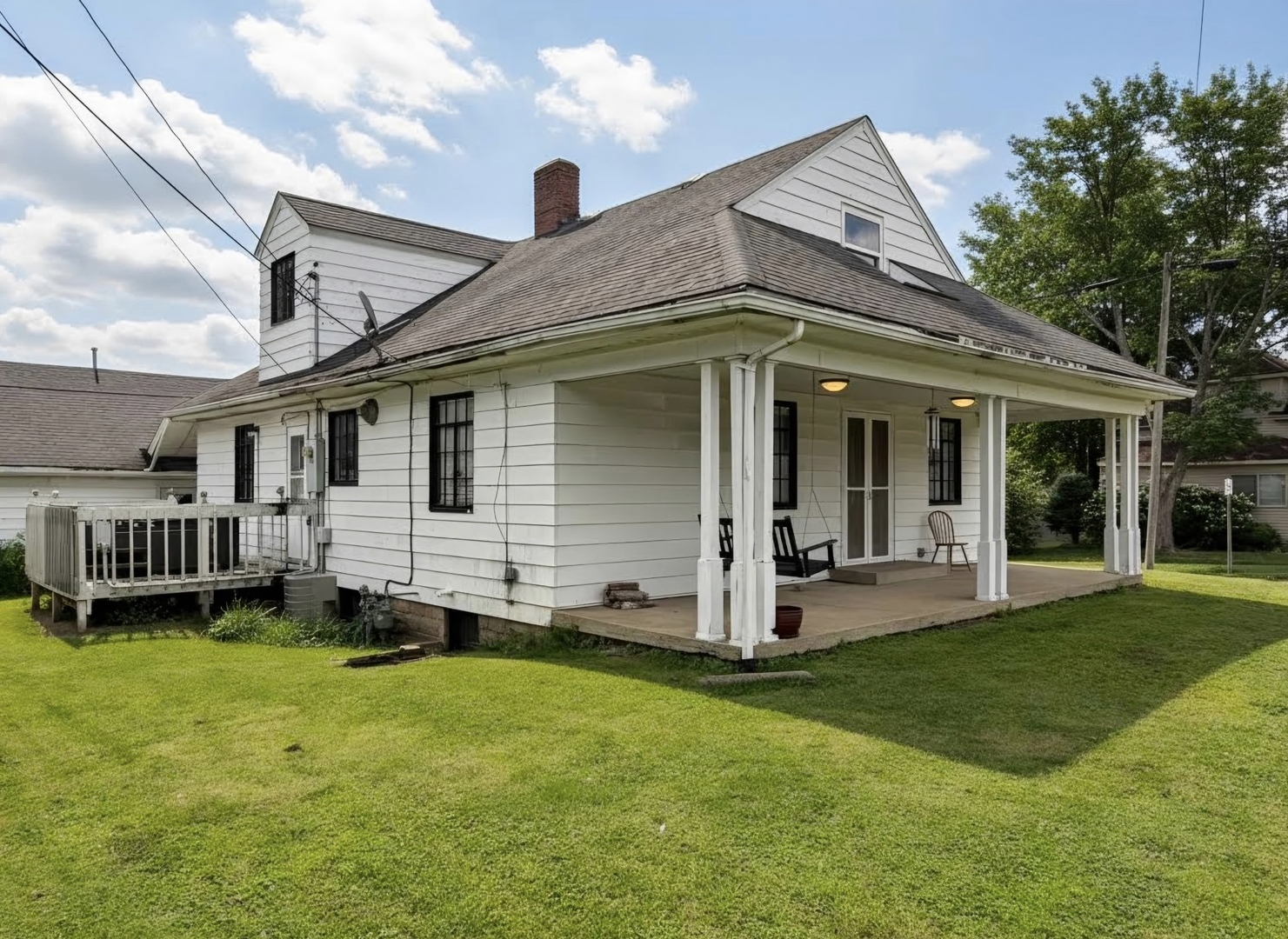609 Dubois Street Property Photo 4