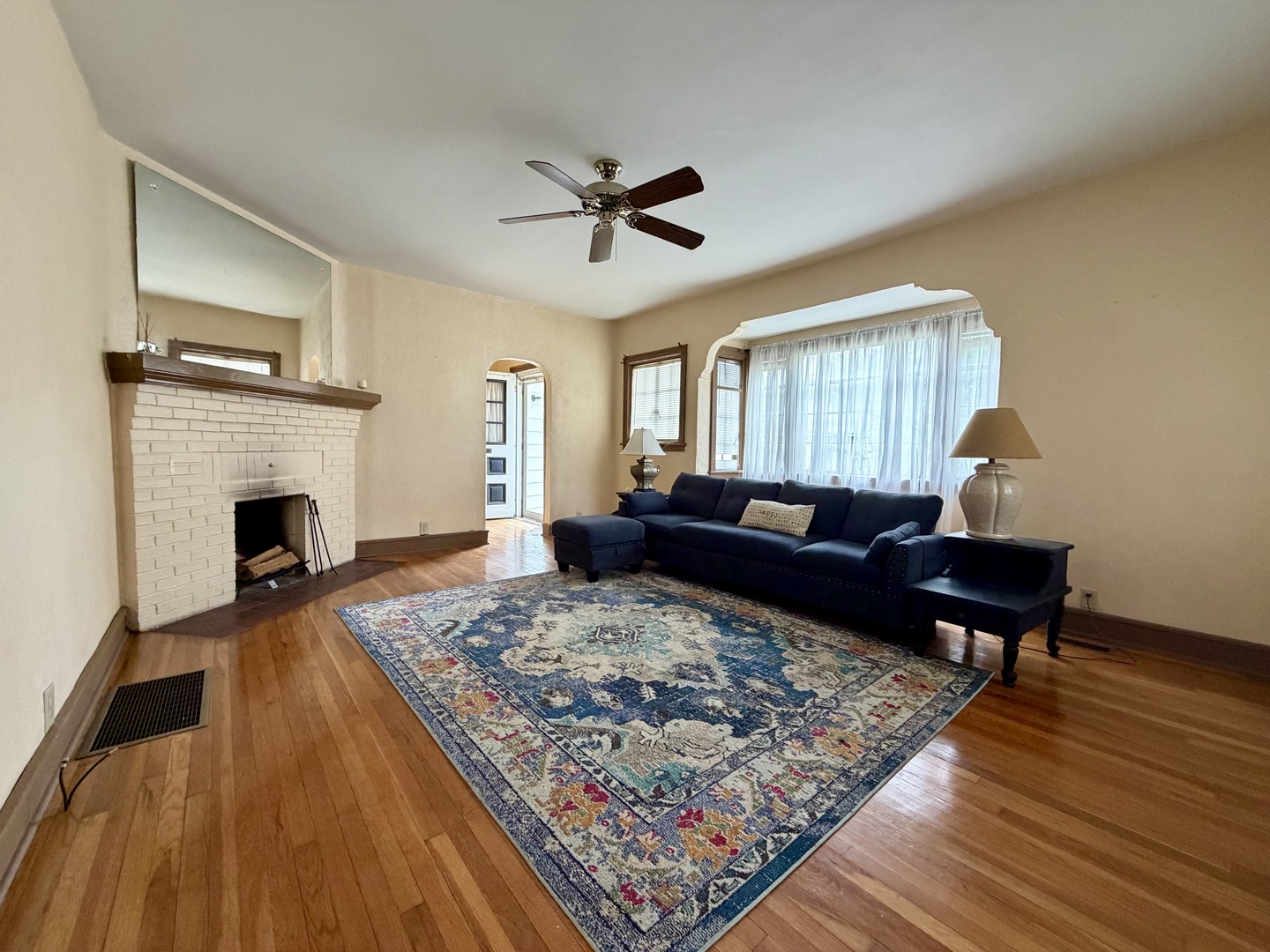 609 Dubois Street Property Photo 5
