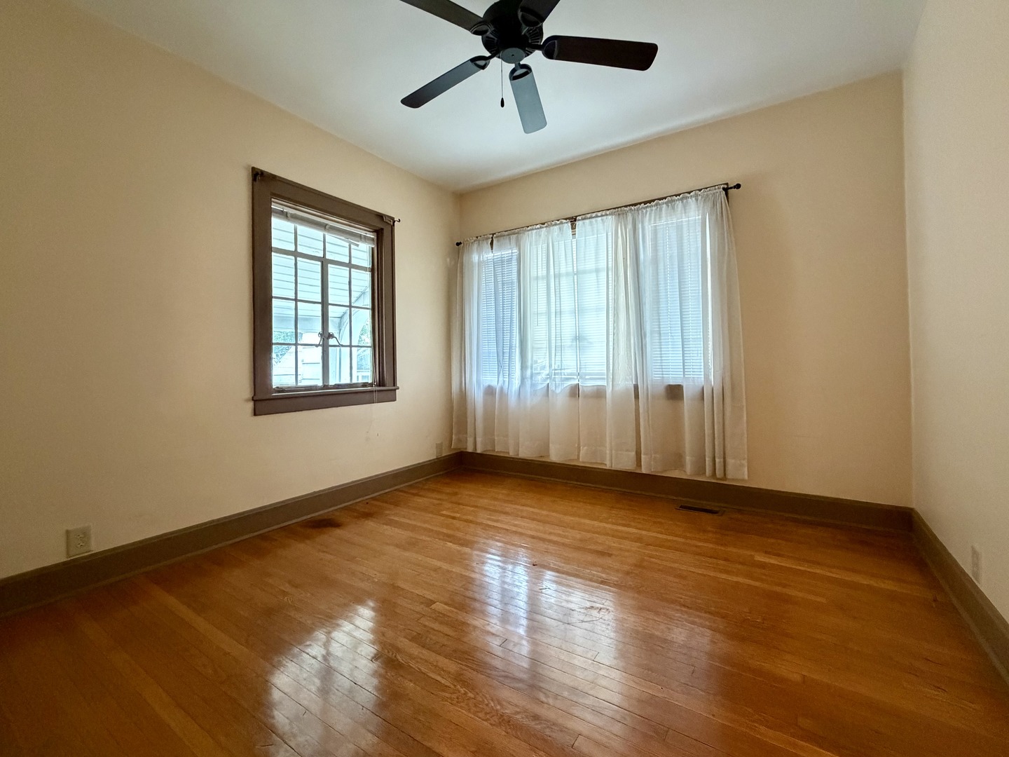 609 Dubois Street Property Photo 14