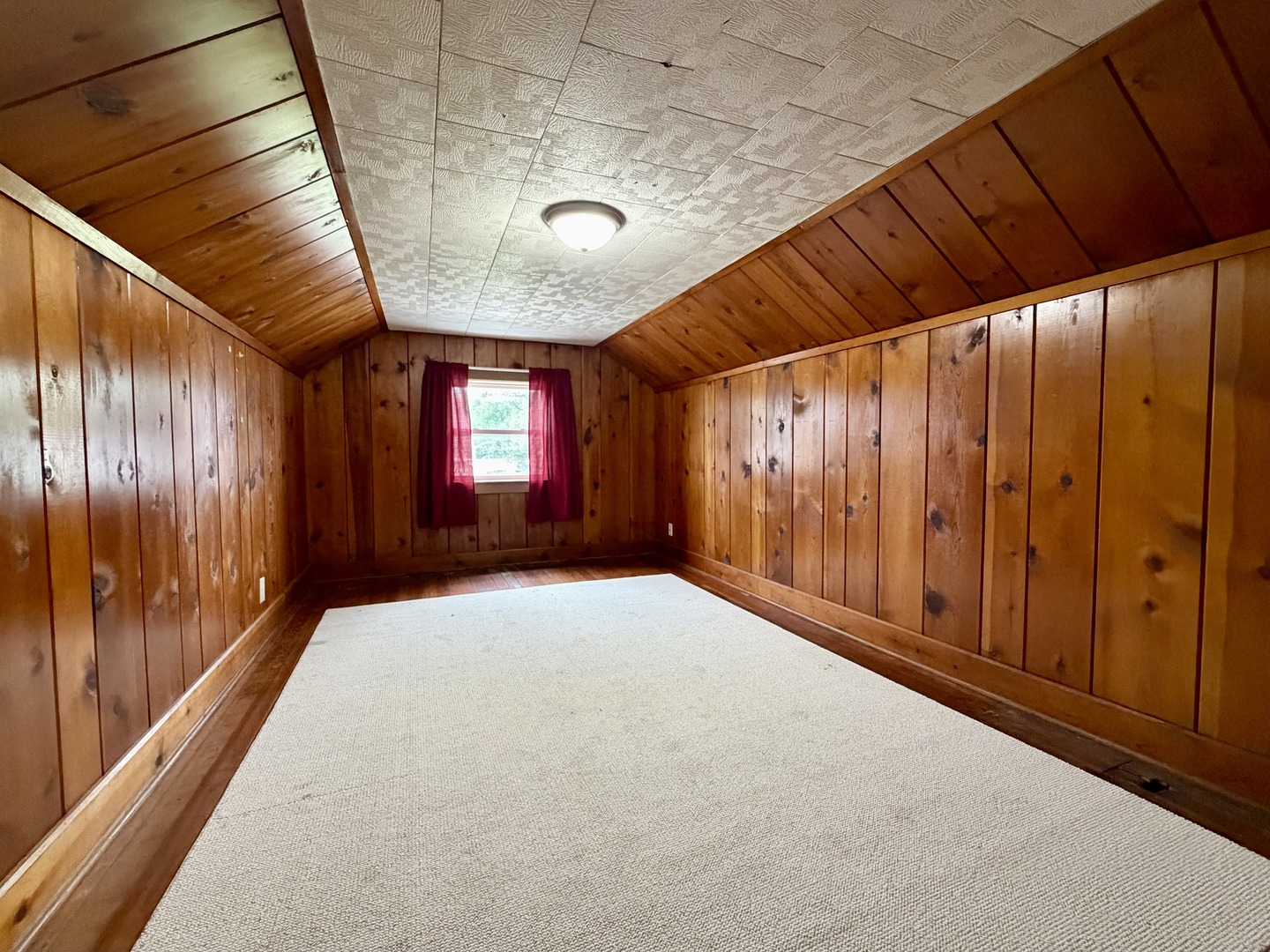 609 Dubois Street Property Photo 22