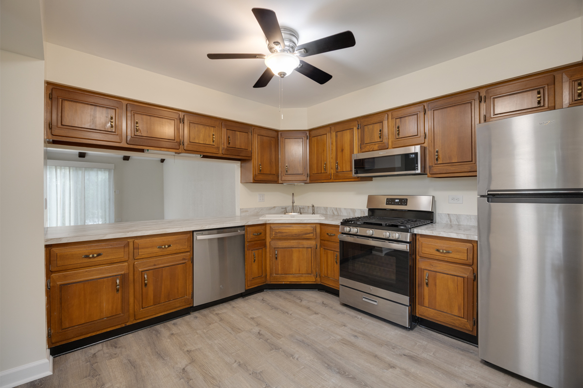1525 Columbia Court Property Photo 4