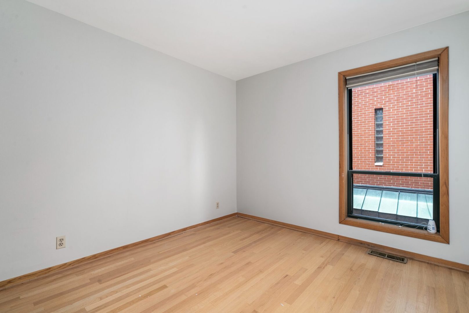 604 S Laflin Street Property Photo 7