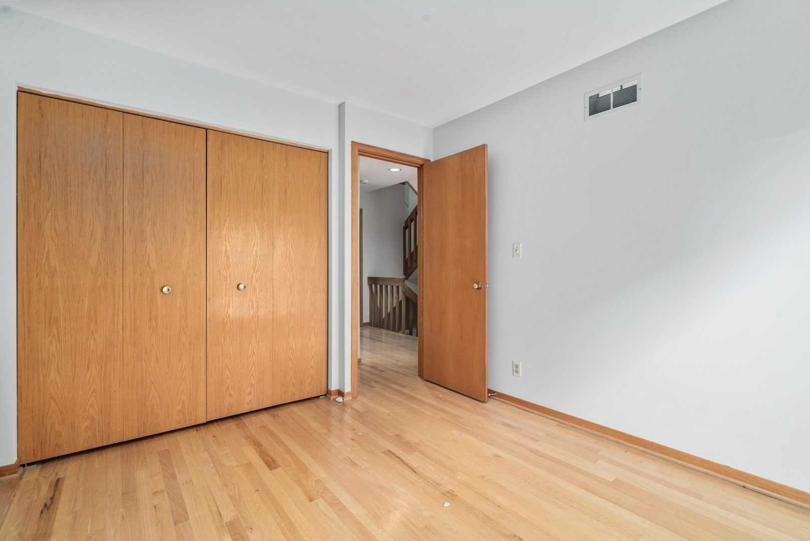 604 S Laflin Street Property Photo 8