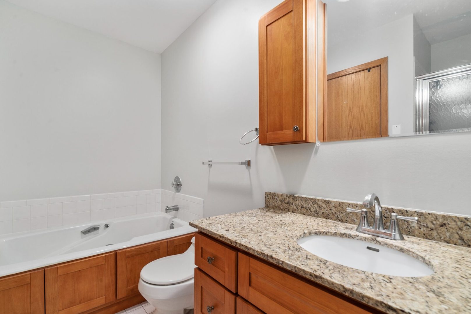 604 S Laflin Street Property Photo 11