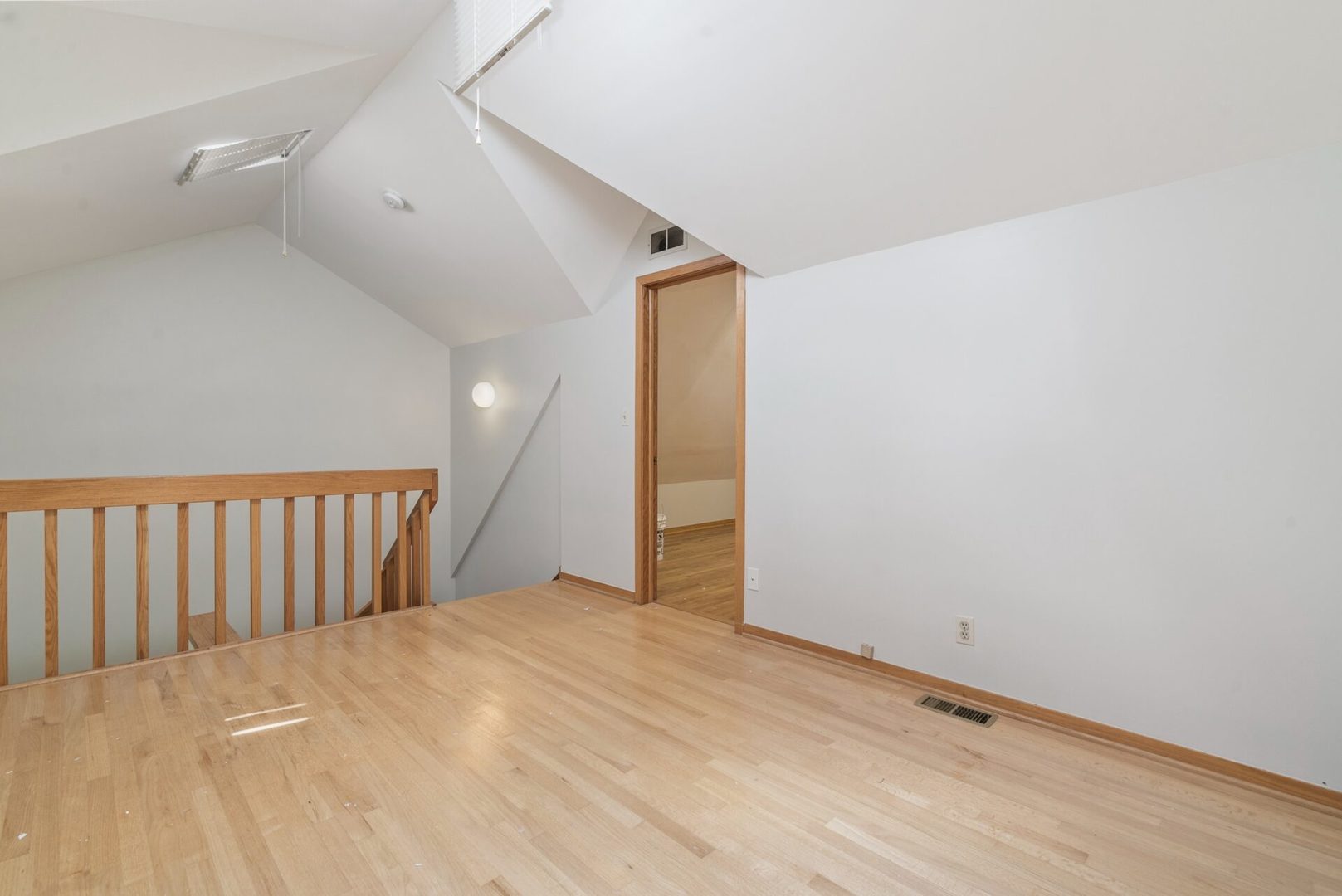 604 S Laflin Street Property Photo 12