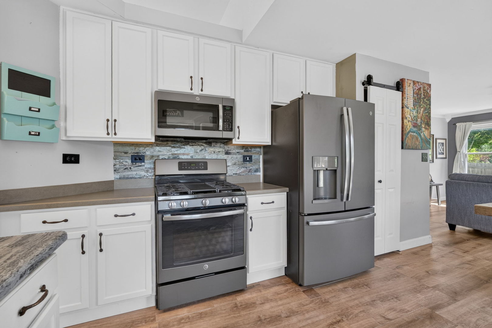 2067 Stephen Street Property Photo 6