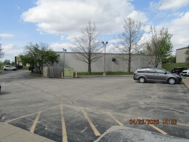 2206 E 52nd Street B Property Photo 8