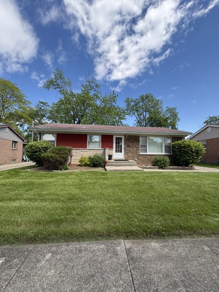 443 Grosvenor Place Property Photo 1