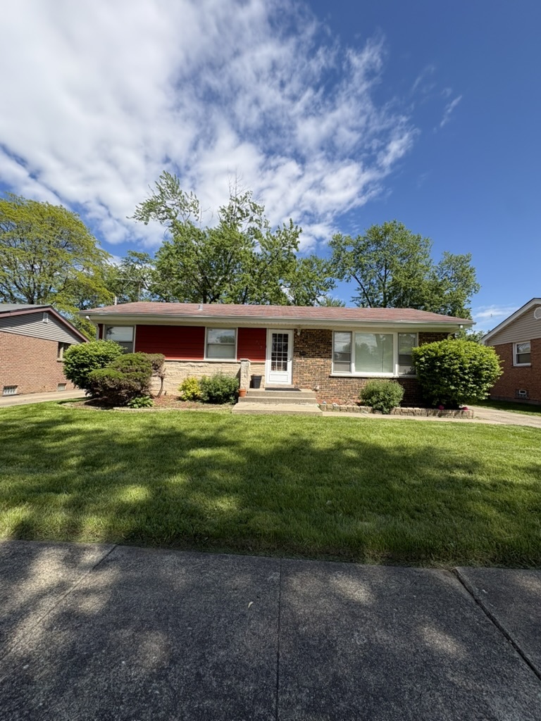 443 Grosvenor Place Property Photo 4