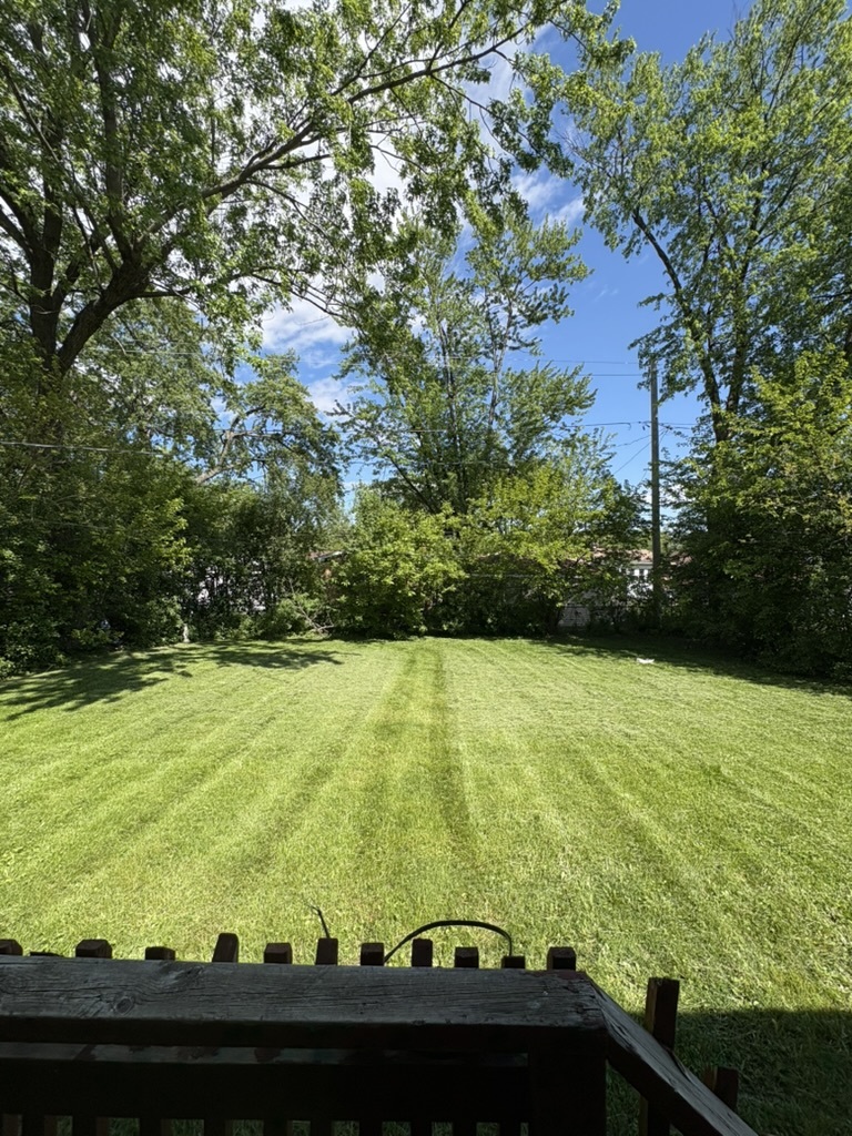 443 Grosvenor Place Property Photo 12