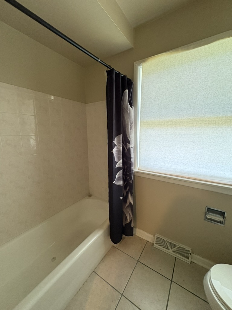 443 Grosvenor Place Property Photo 13