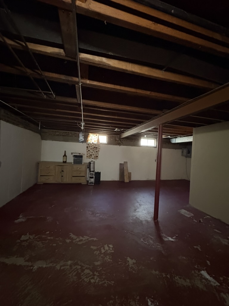443 Grosvenor Place Property Photo 15