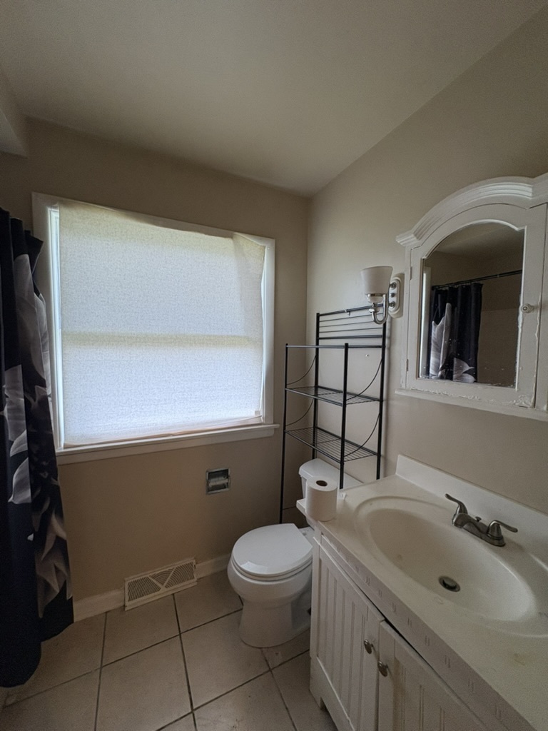 443 Grosvenor Place Property Photo 18