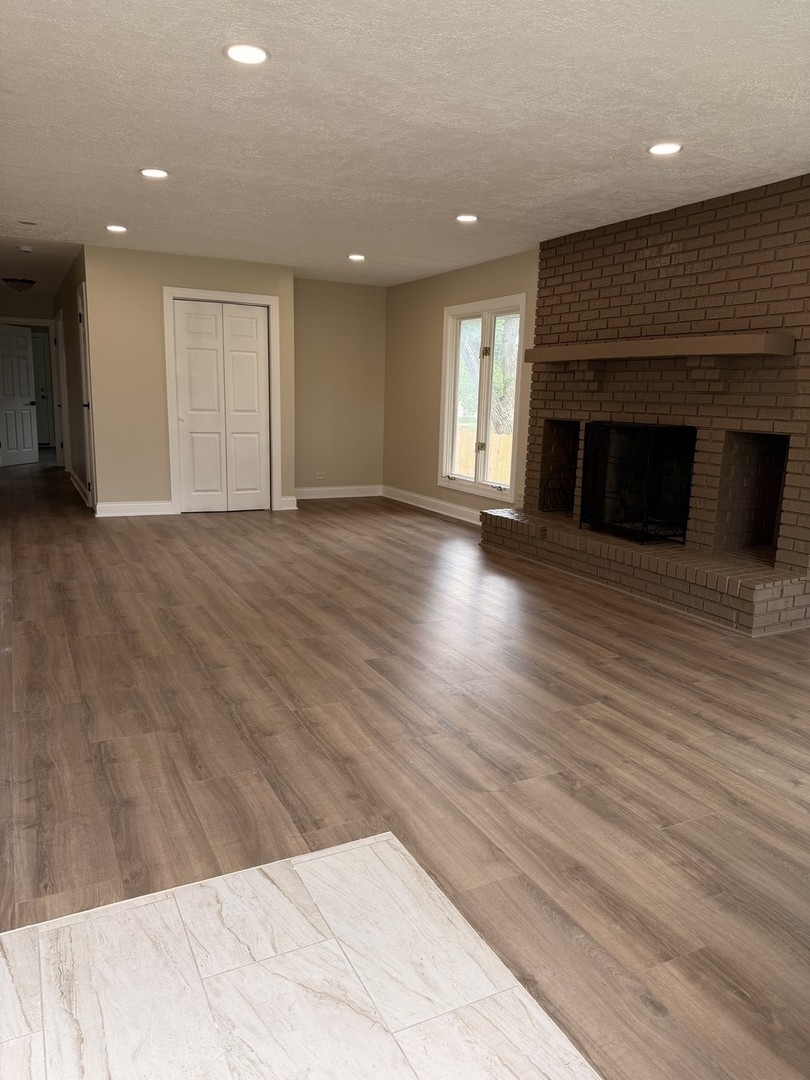 461 E Fullerton Avenue Property Photo 3