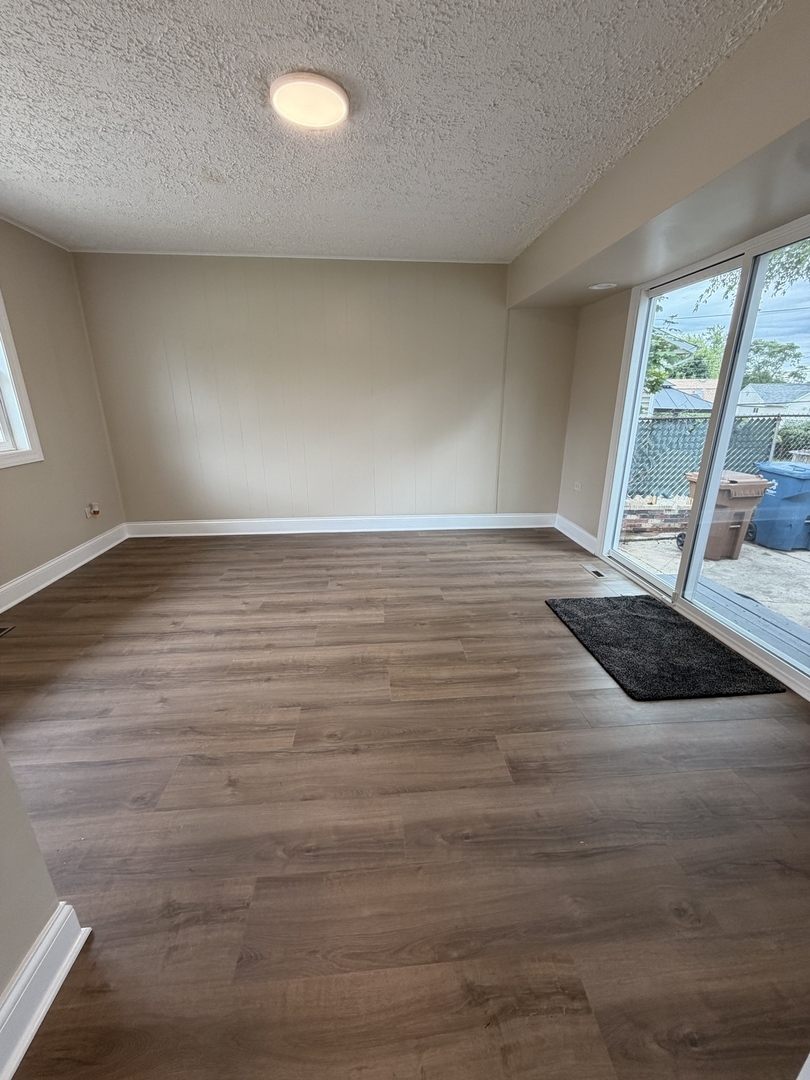 461 E Fullerton Avenue Property Photo 8