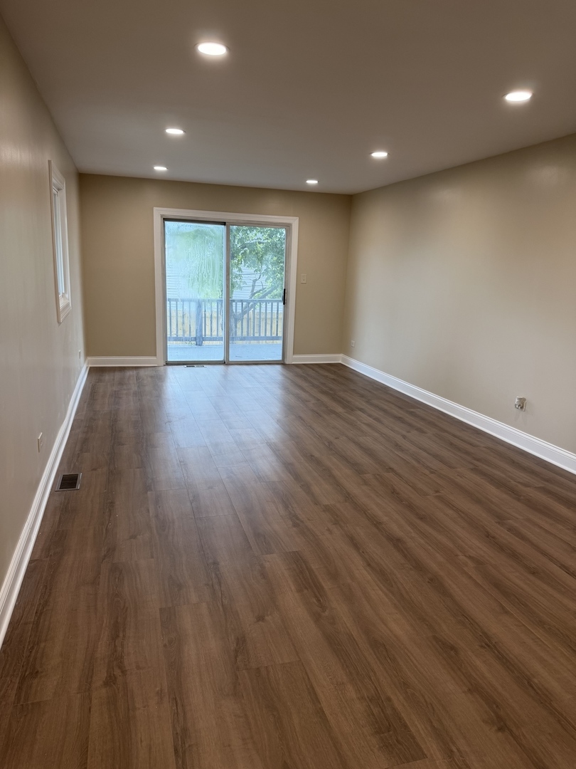 461 E Fullerton Avenue Property Photo 11