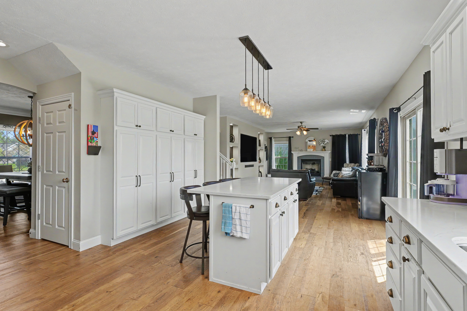 2421 Stricker Lane Property Photo 17