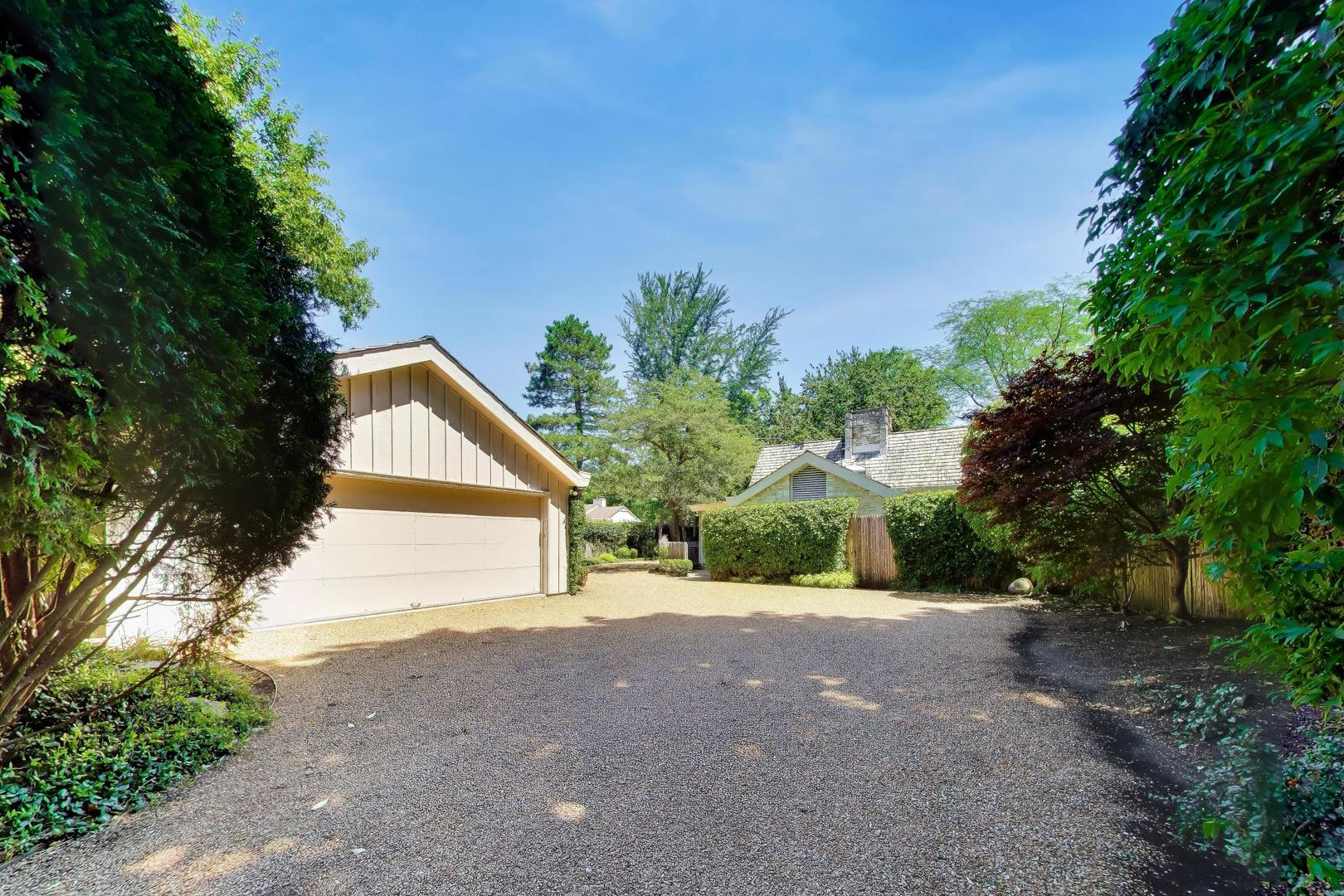 42 Woodley Road Property Photo 5