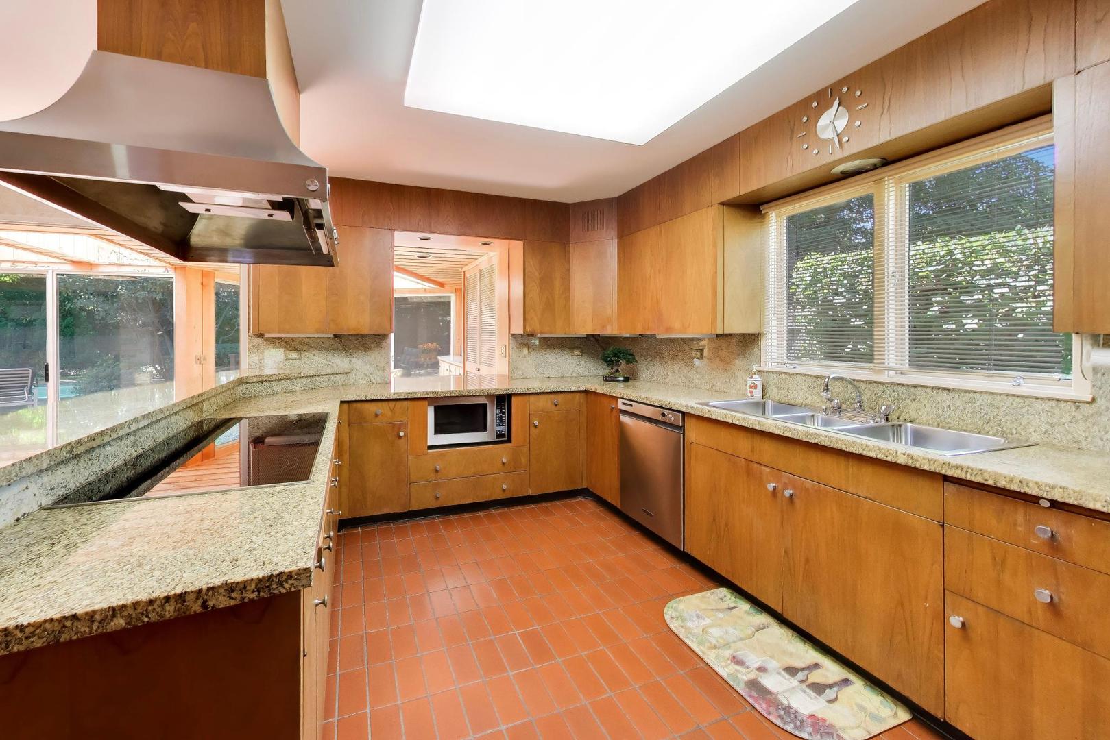 42 Woodley Road Property Photo 16