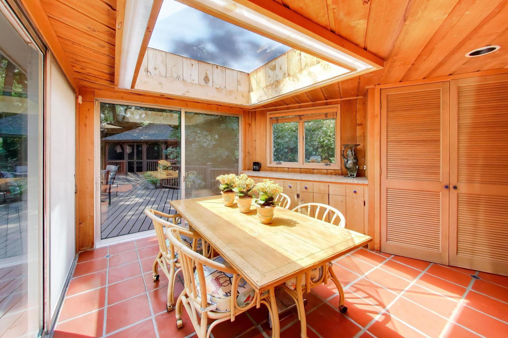 42 Woodley Road Property Photo 17