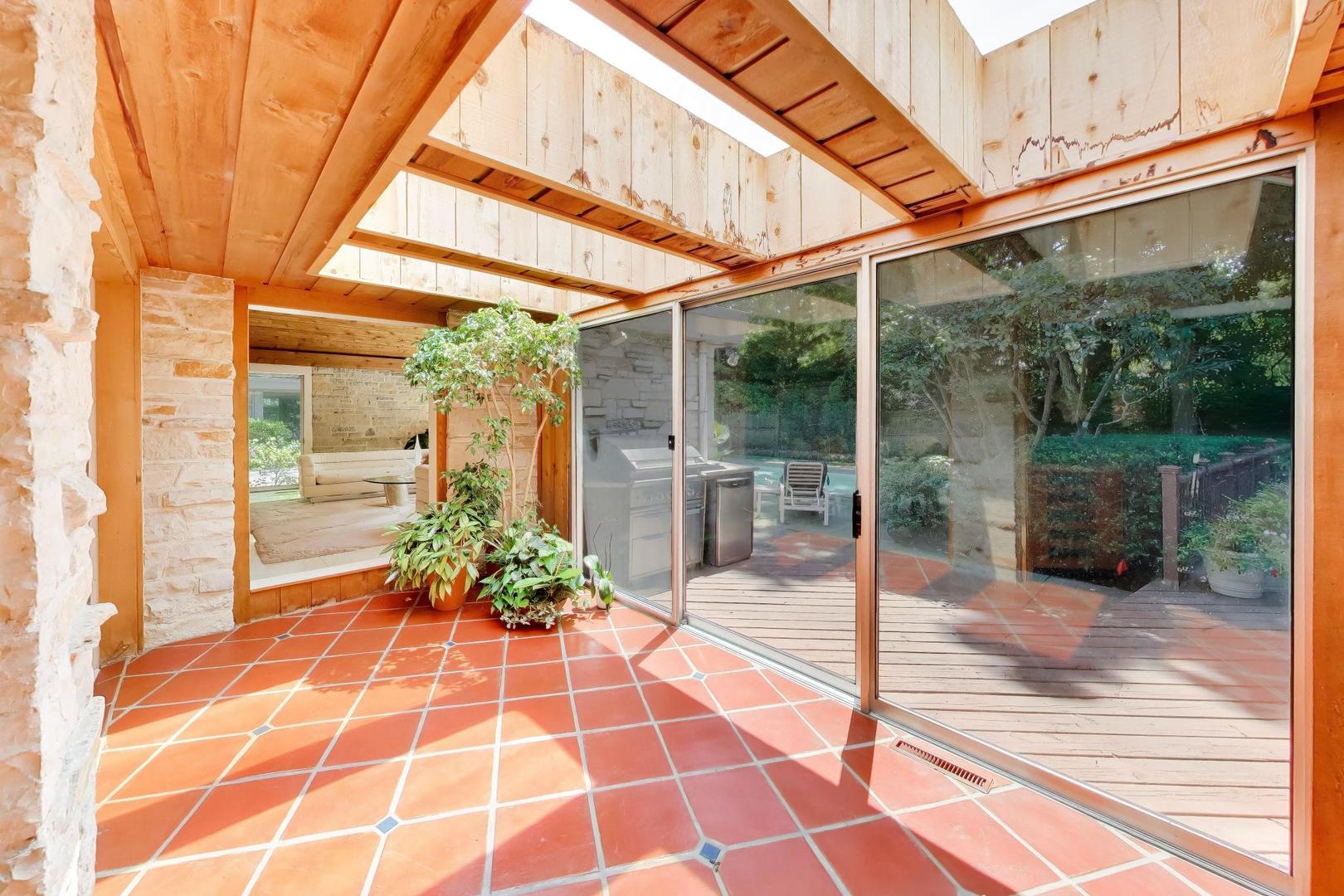 42 Woodley Road Property Photo 21
