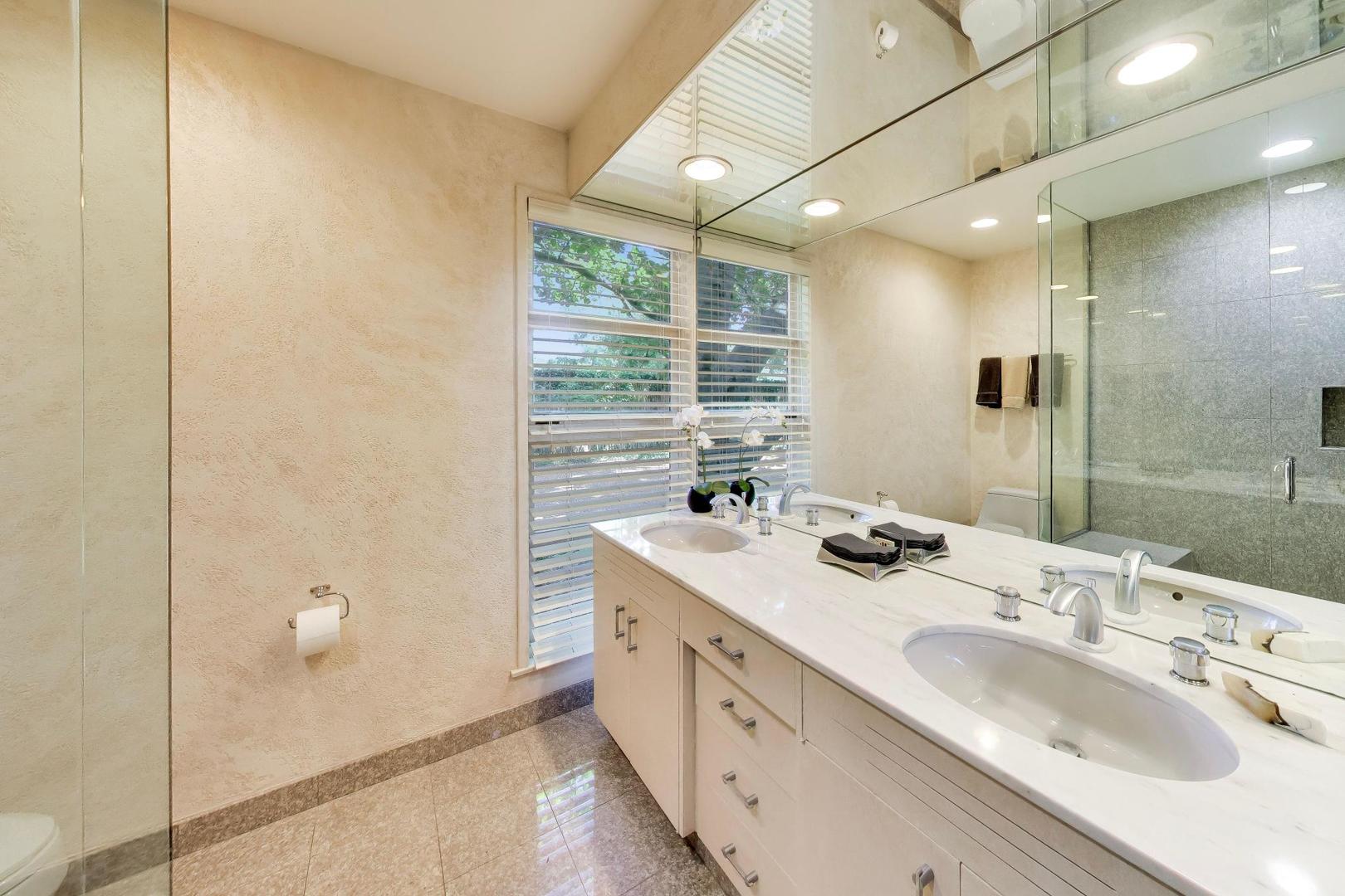 42 Woodley Road Property Photo 28