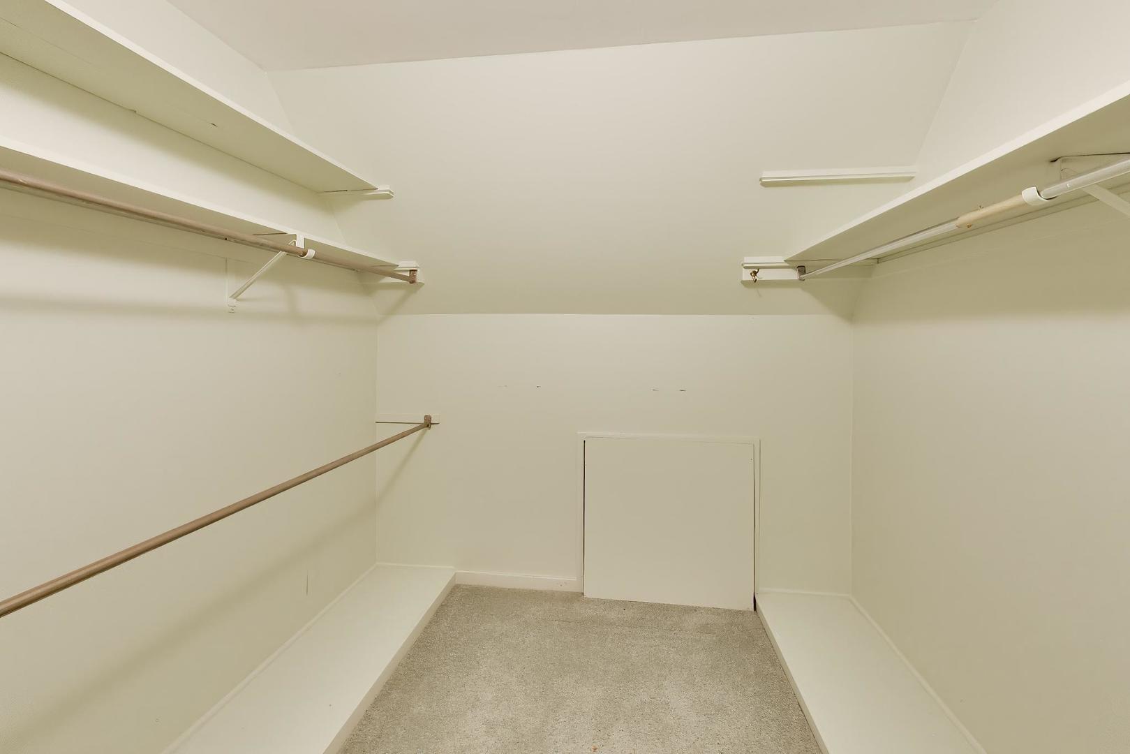 42 Woodley Road Property Photo 33