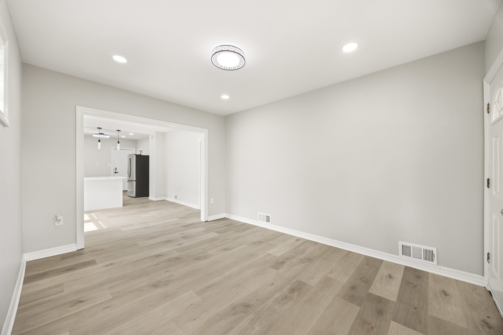 12106 S Emerald Avenue Property Photo 4