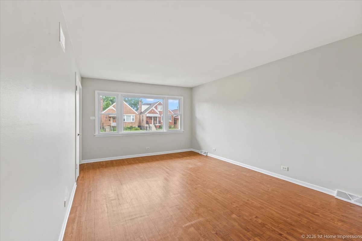 7320 W 58th Street Property Photo 6