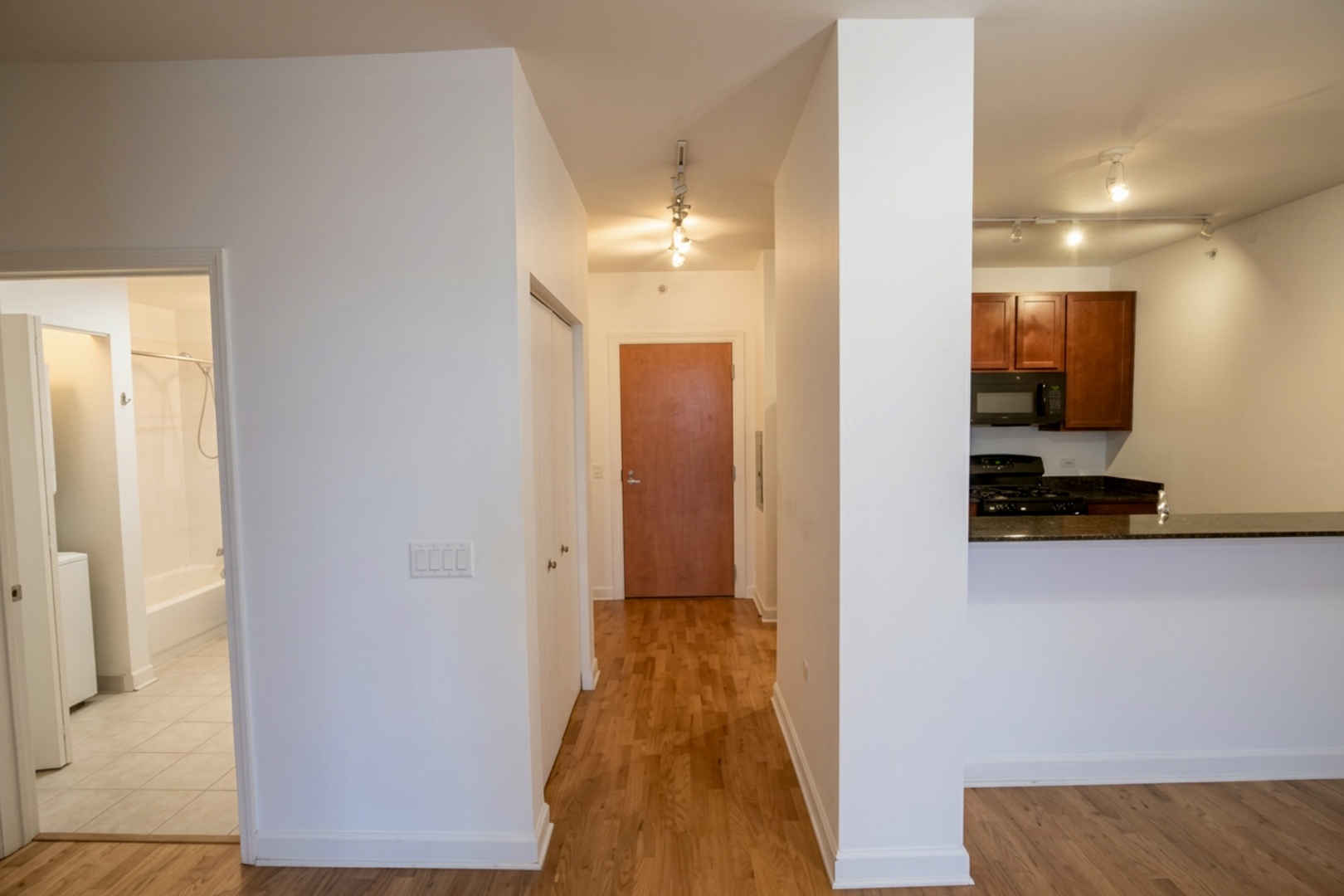 100 E 14th Street 1808 Property Photo 6