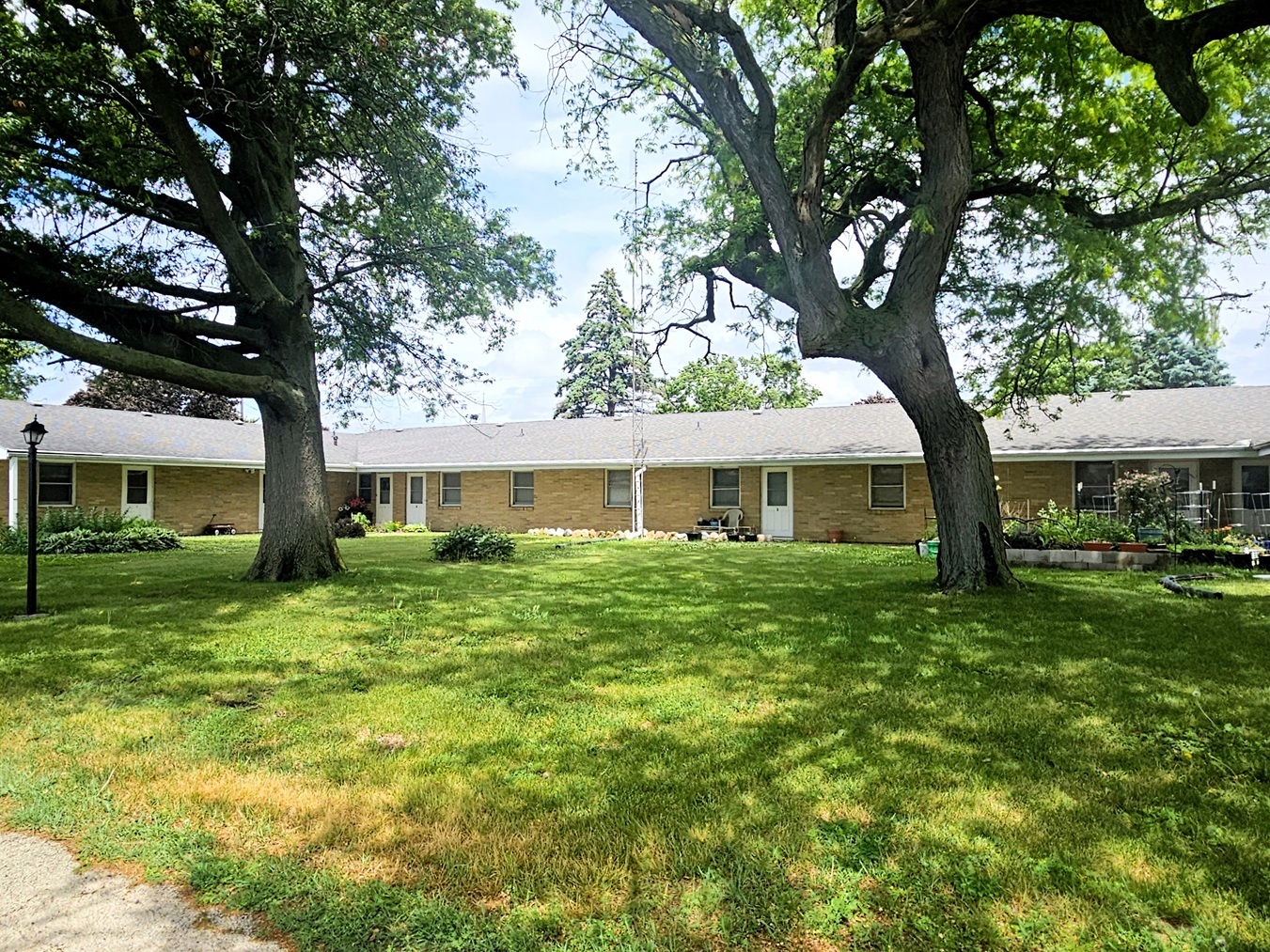 707 E Dixon Street Property Photo 5