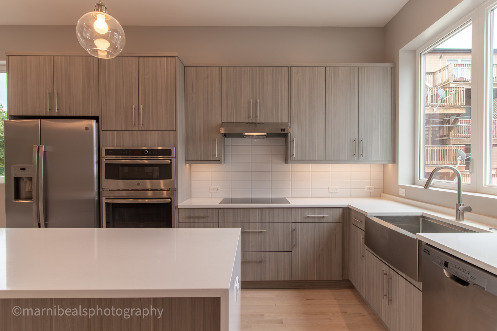 1221 E Marquette Road Property Photo 3