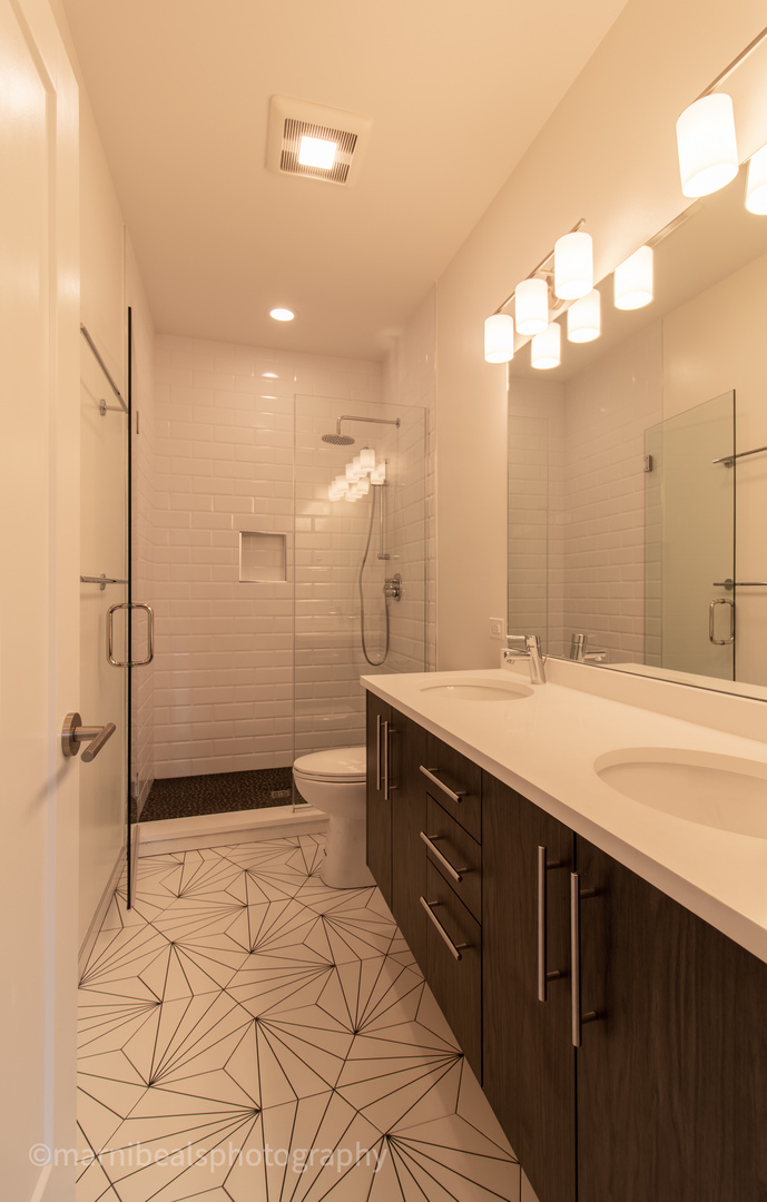 1221 E Marquette Road Property Photo 11