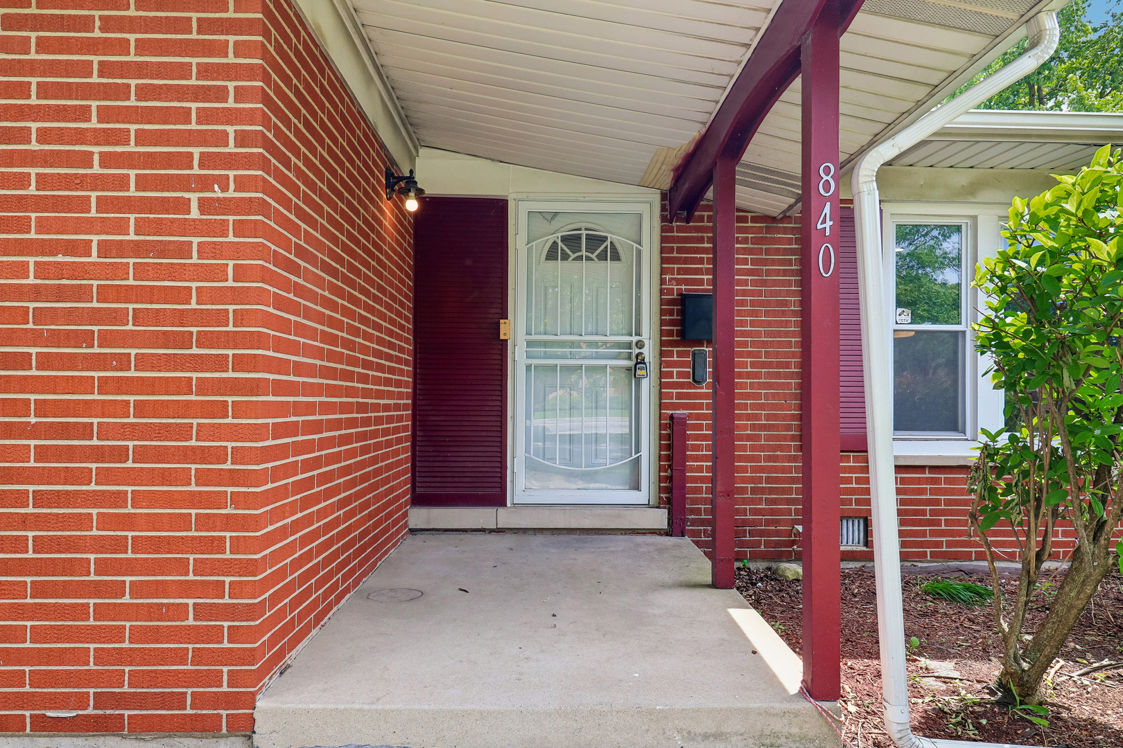840 W Arquilla Drive Property Photo 12