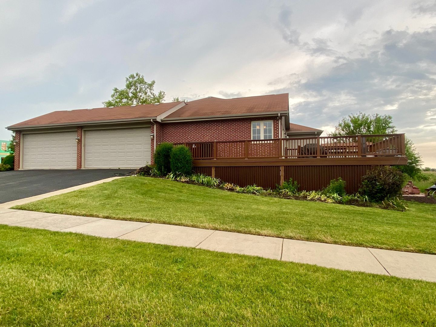 1610 Rolling Pass Property Photo 4