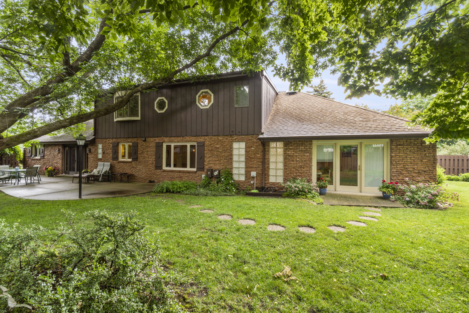 415 N Shepherd Hill Lane Property Photo 4